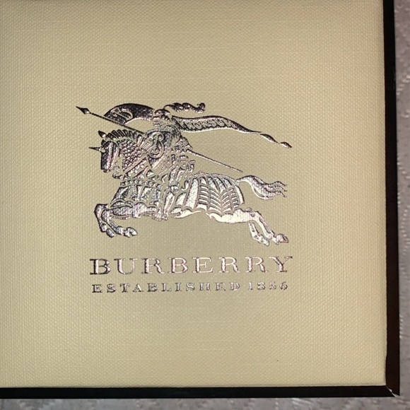 Men’s Burberry watch - Picture 5 of 5